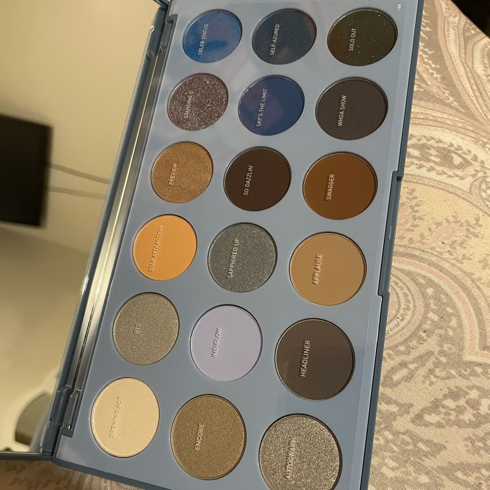 Morphe 18A Blue Ya Away palette